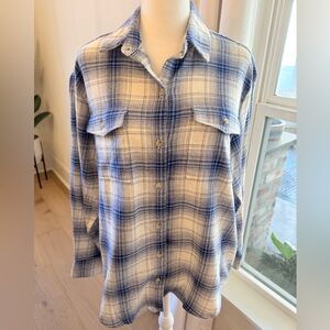 Old Navy Blue and Cream Plaid Women's Button Down Boyfriend Plaid Shirt size Sma